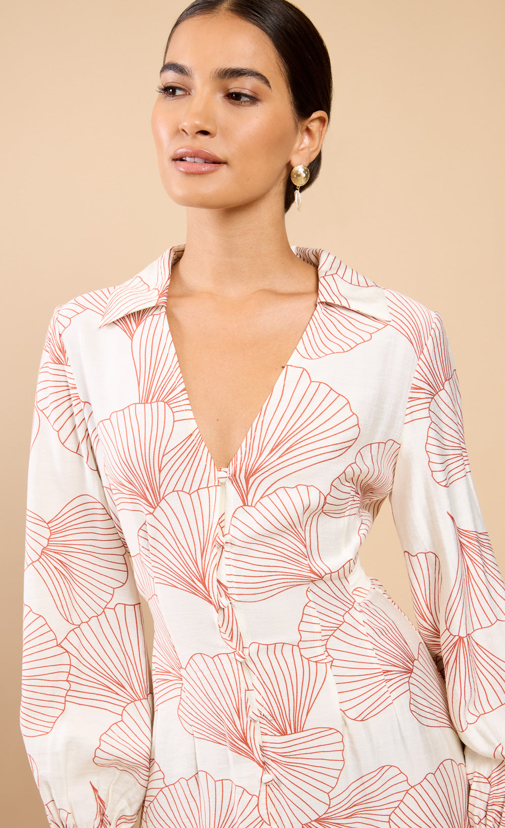 Bellerose Shell Print Midaxi Shirt Dress featuring a chic shell print and classic collar, ideal for various occasions.