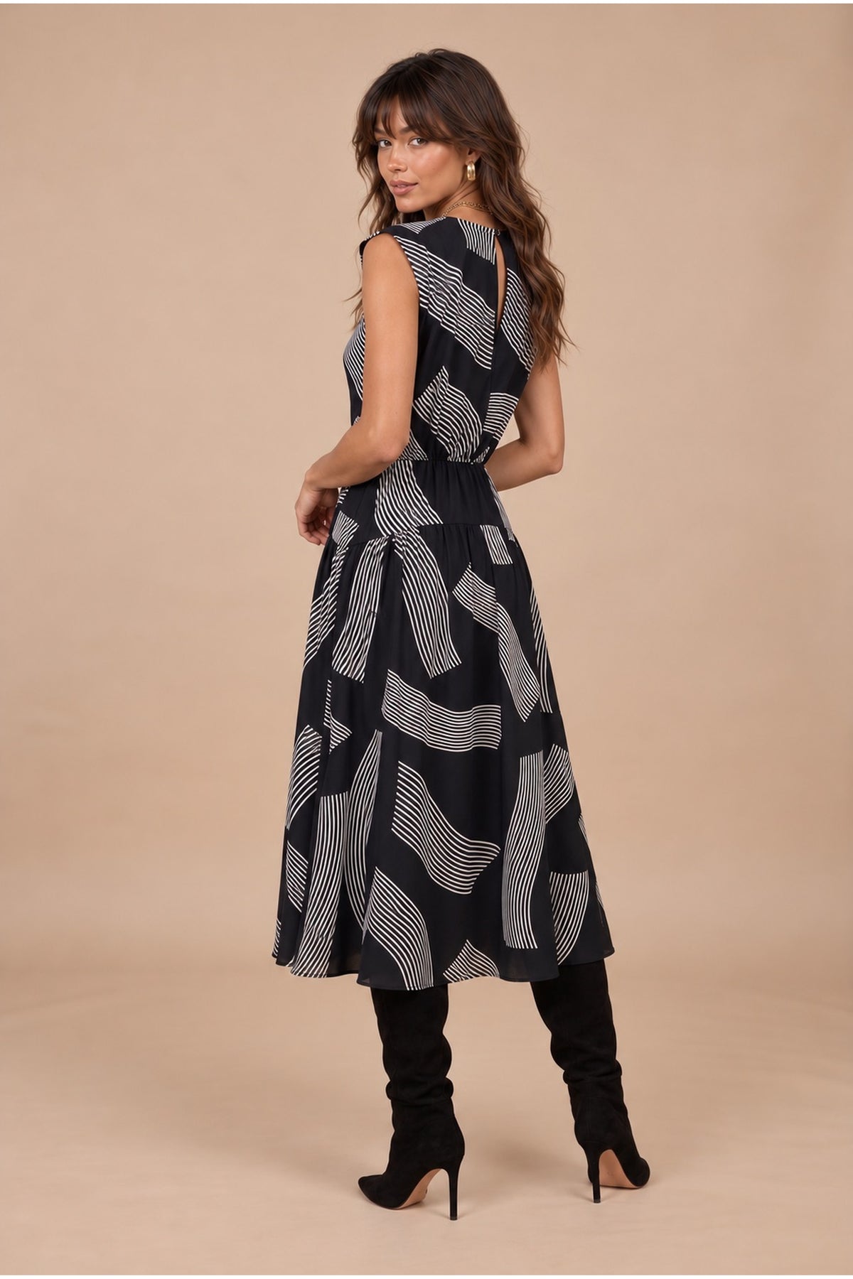 Black/White Printed Moss Sleeveless Midi Dress