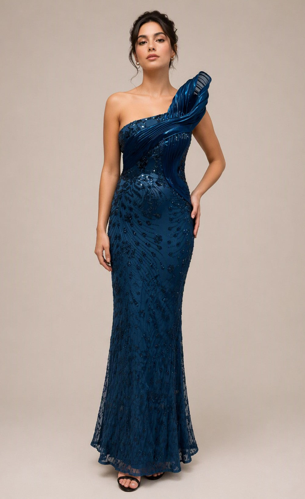 blue embellished bridesmaid dress Maxi 90s black velvet Chinese filter:Clothing Construction:Woven SIZE:45/46 Featuring spaghetti straps and